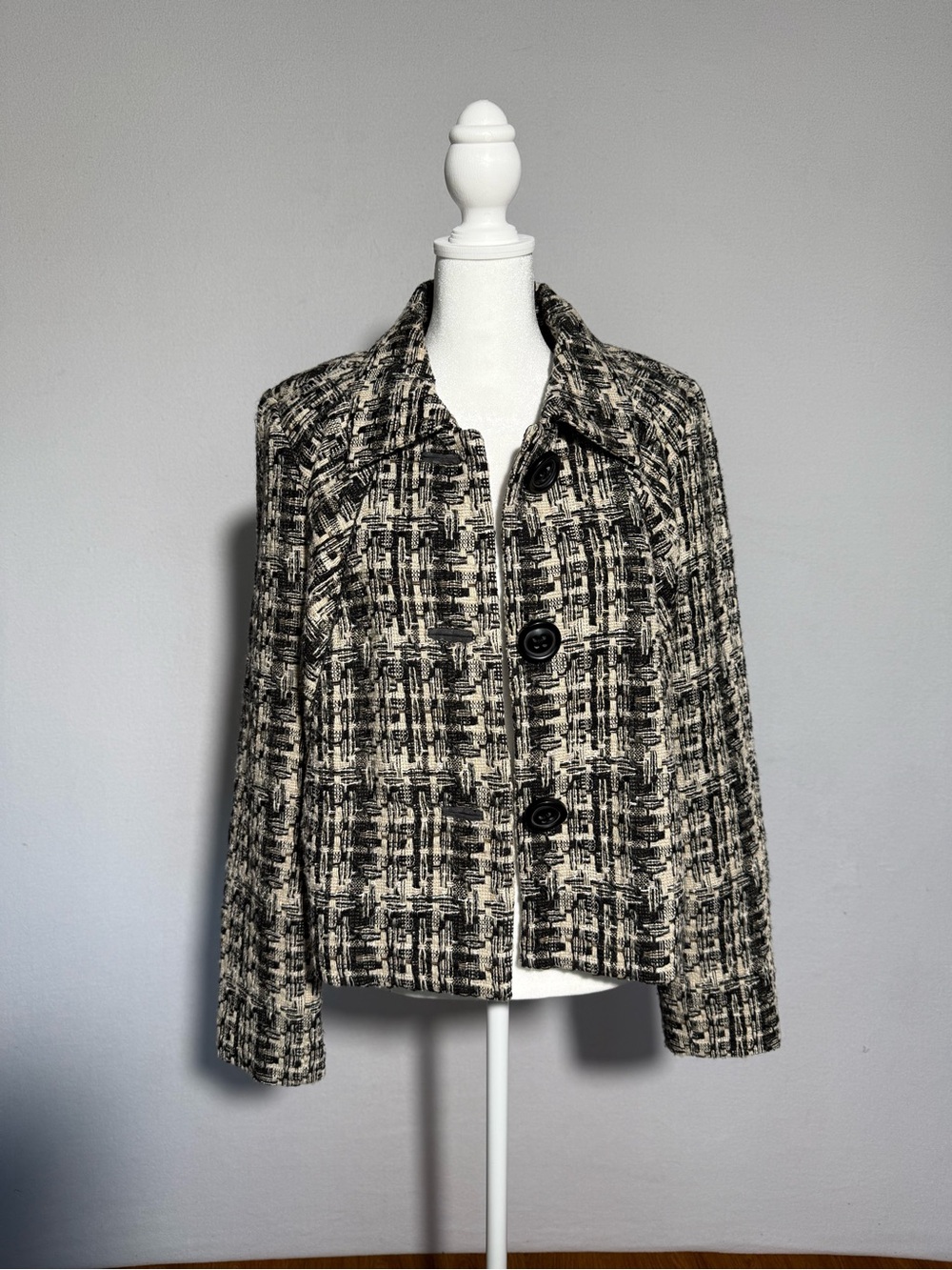 CAbi Black & Cream Textured Button-Front Blazer